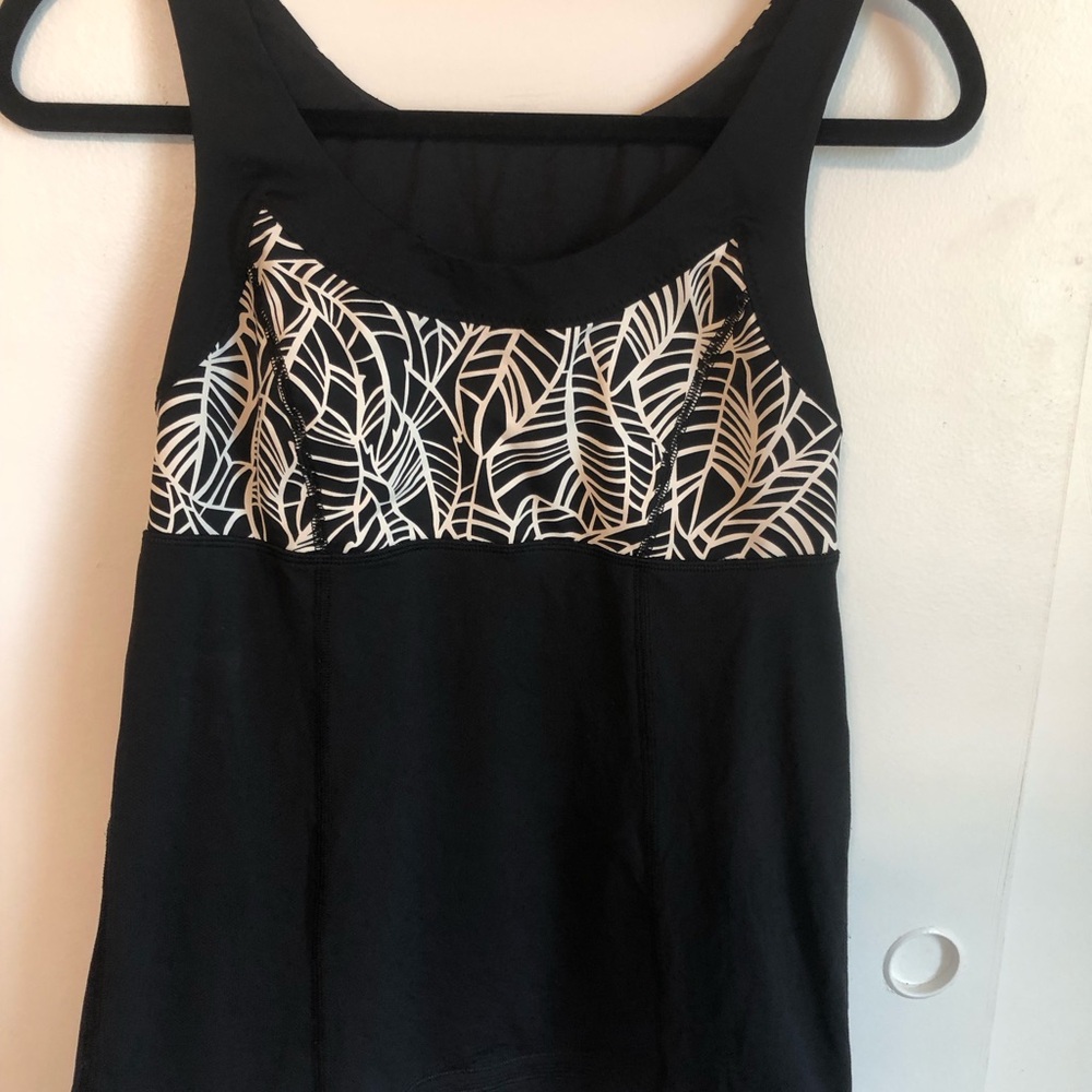 Lululemon Athletic Tank Top Sz 8 (M)